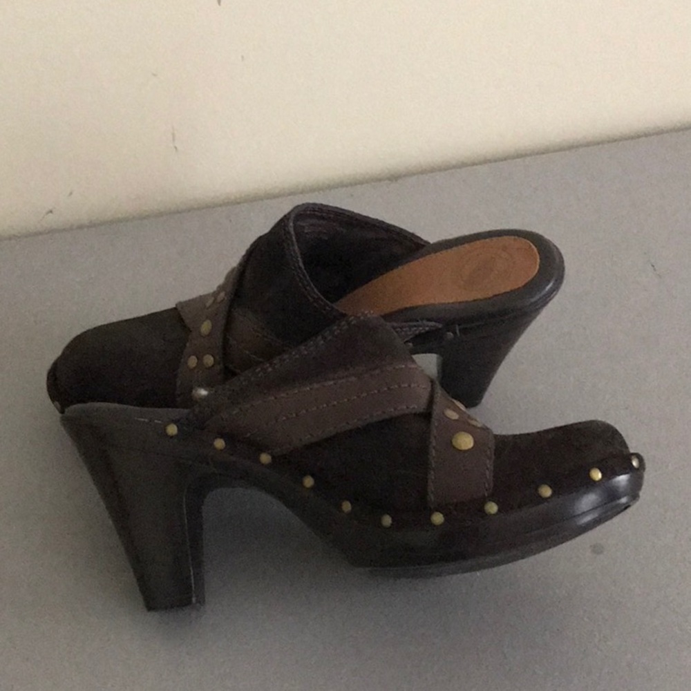 Shoes - Picture 4 of 6